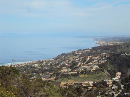 Scripps_pier_from_soledad
