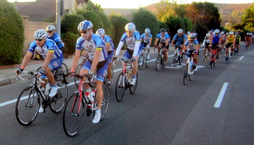 Descenders_ready_to_climb_powa